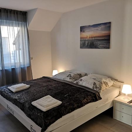 Appartement Modern Wohnen I Parkplatz I Wlan I Netflix I Balkon I 6 Schlafplaetze à Bad Oeynhausen Extérieur photo