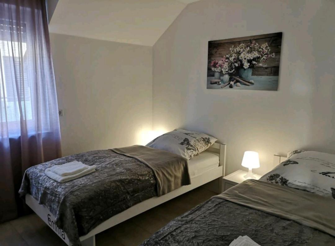 Appartement Modern Wohnen I Parkplatz I Wlan I Netflix I Balkon I 6 Schlafplaetze à Bad Oeynhausen Extérieur photo